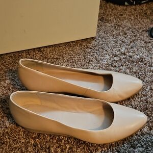 Easy Spirit Size 8 Leather Elegant Cream Women's Flats